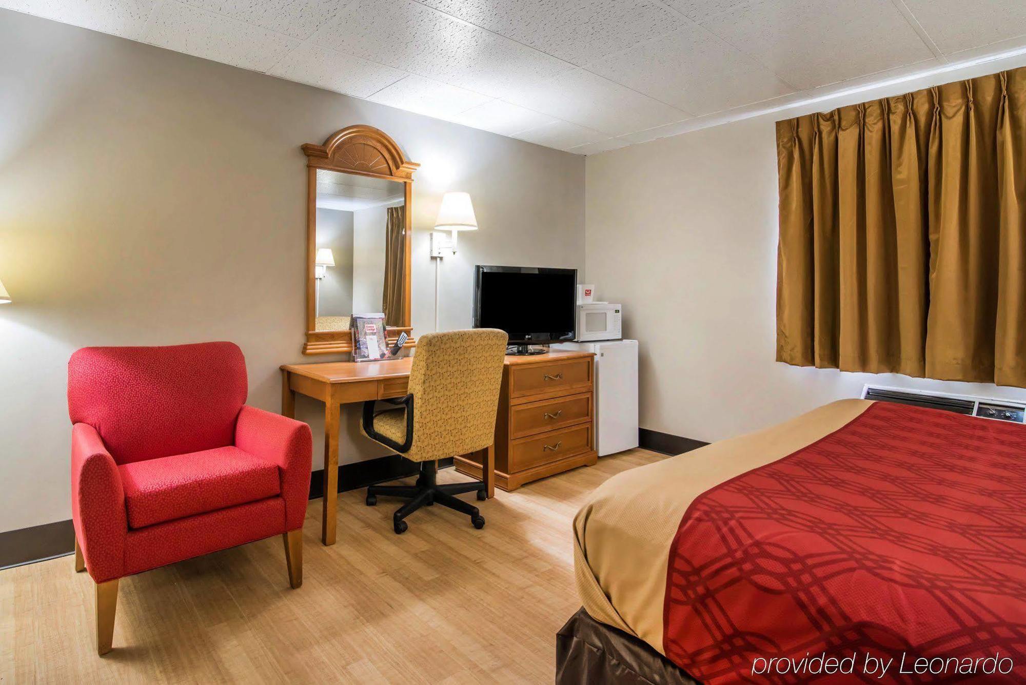 Econo Lodge New Paltz Zewnętrze zdjęcie