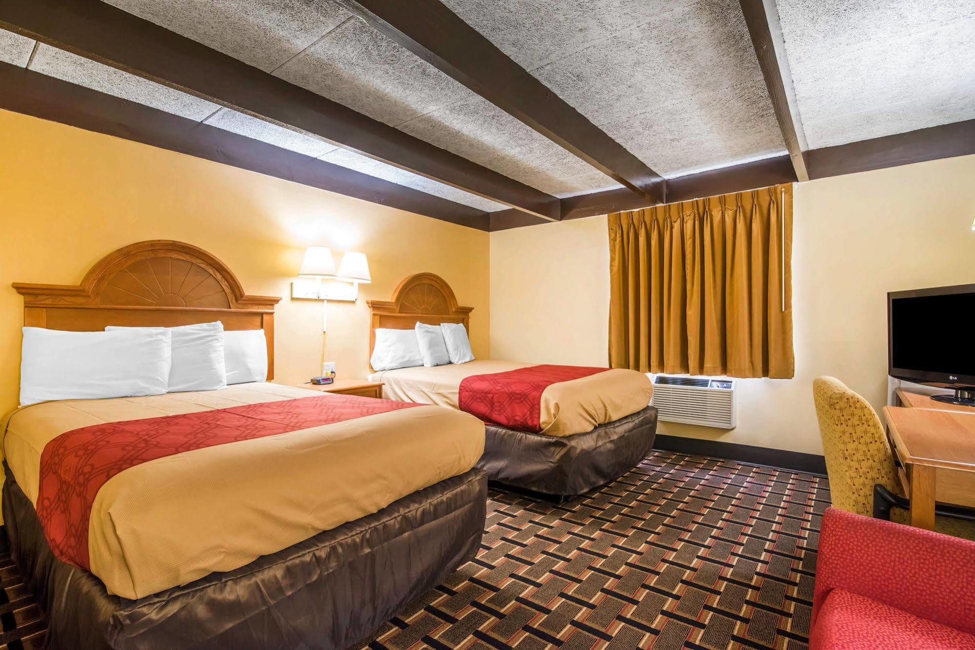 Econo Lodge New Paltz Zewnętrze zdjęcie