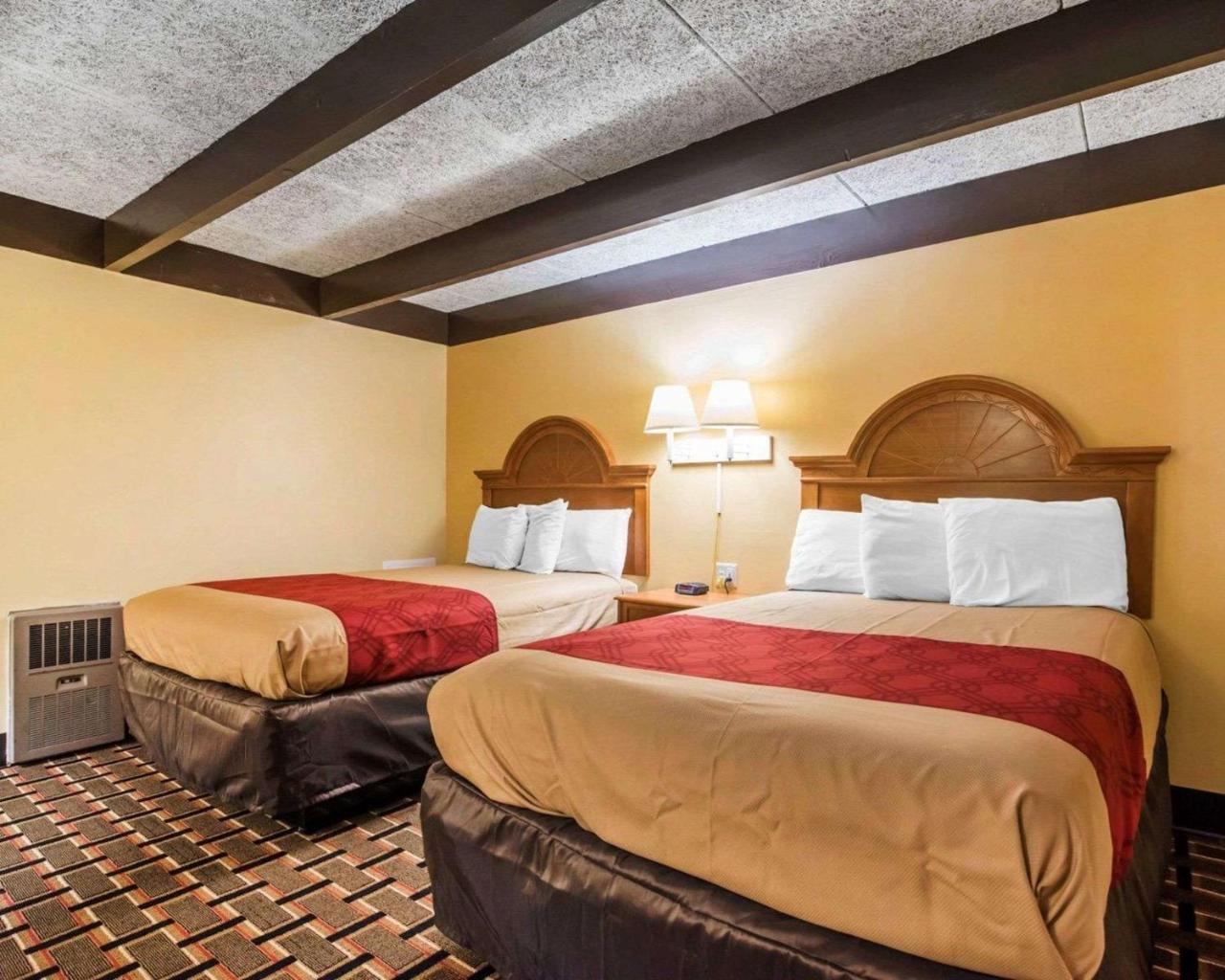 Econo Lodge New Paltz Zewnętrze zdjęcie