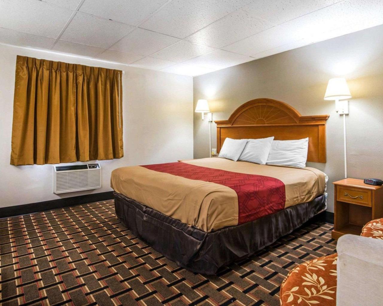 Econo Lodge New Paltz Zewnętrze zdjęcie