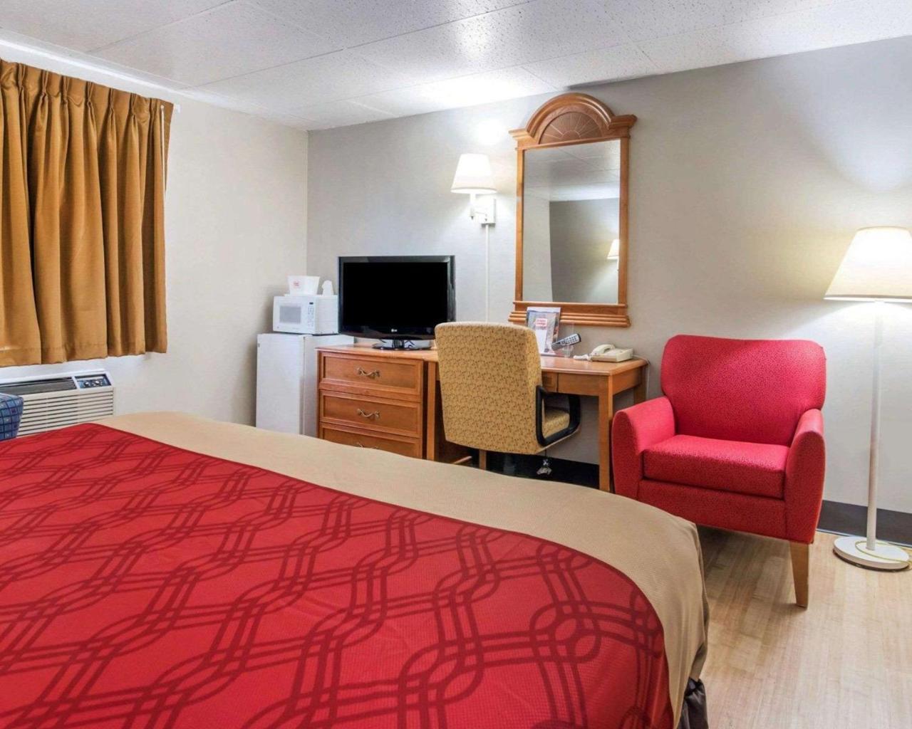 Econo Lodge New Paltz Zewnętrze zdjęcie