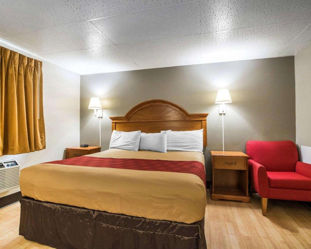 Econo Lodge New Paltz Zewnętrze zdjęcie