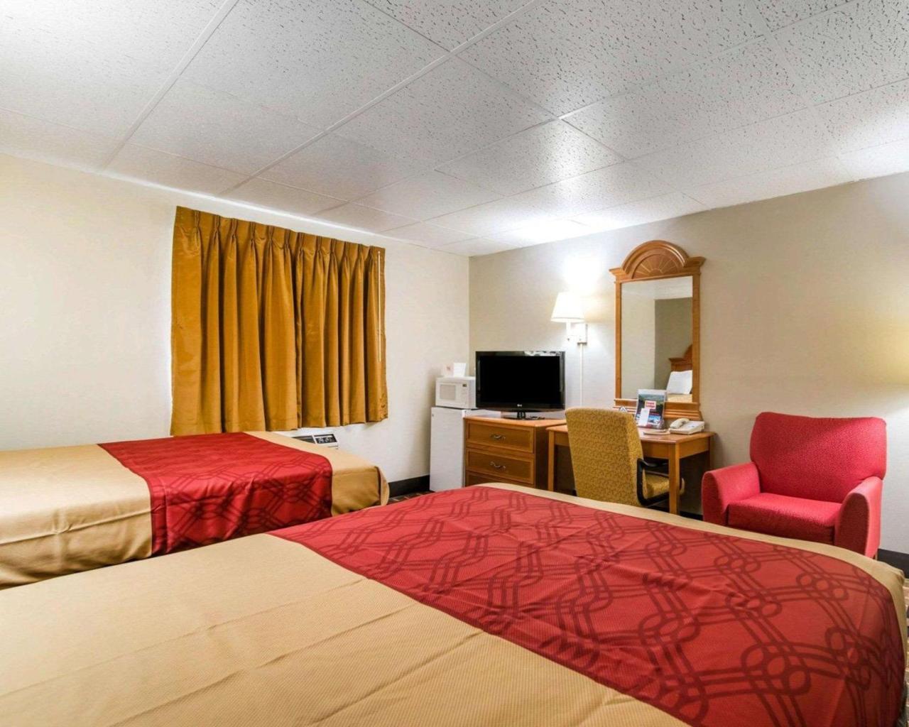 Econo Lodge New Paltz Zewnętrze zdjęcie