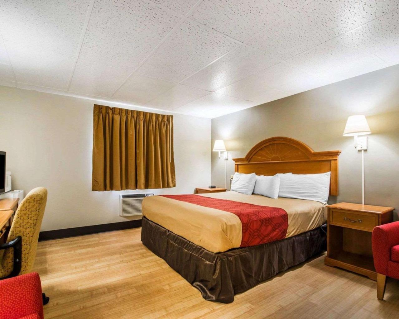 Econo Lodge New Paltz Zewnętrze zdjęcie