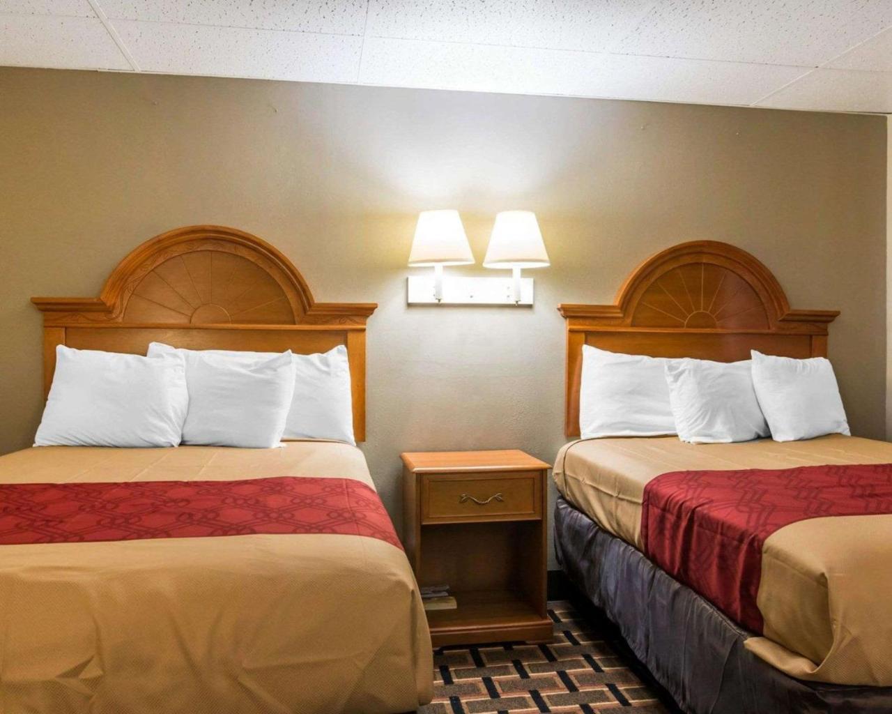 Econo Lodge New Paltz Zewnętrze zdjęcie
