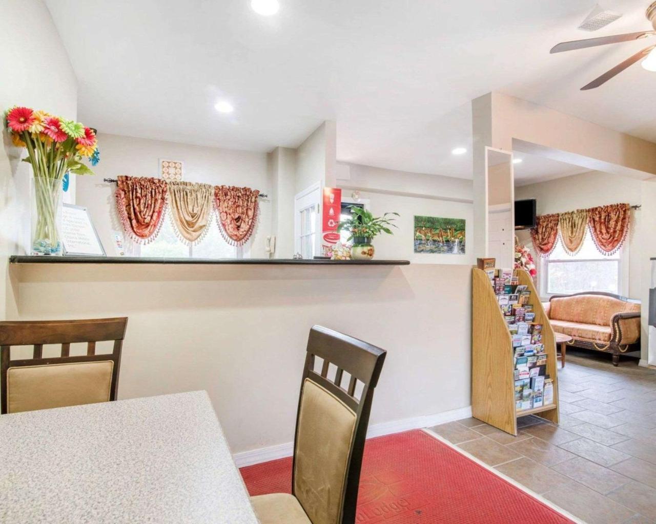 Econo Lodge New Paltz Zewnętrze zdjęcie