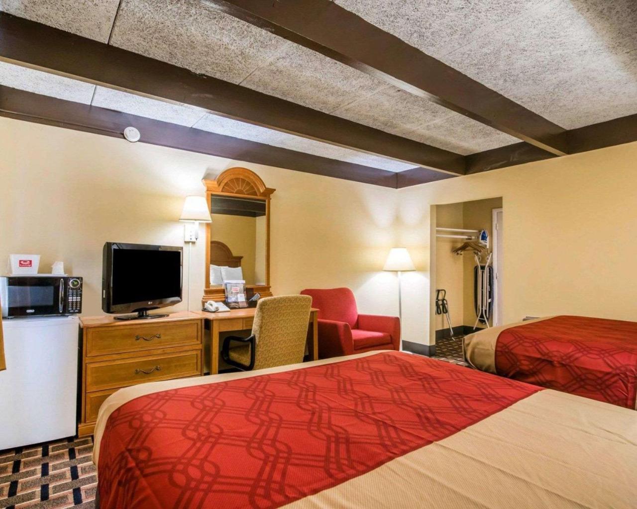 Econo Lodge New Paltz Zewnętrze zdjęcie