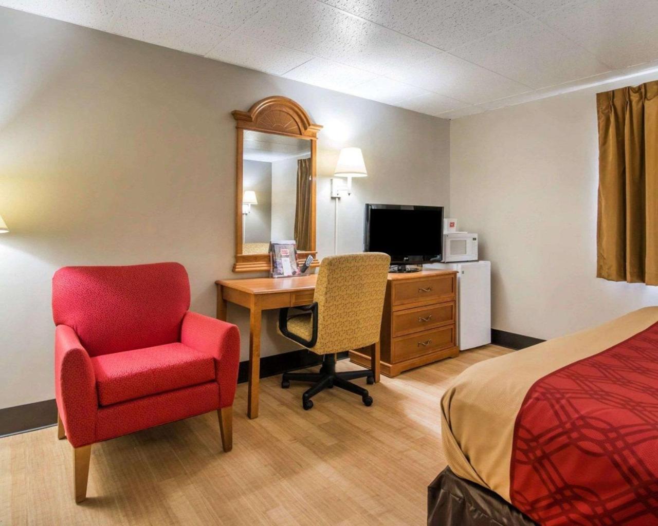 Econo Lodge New Paltz Zewnętrze zdjęcie
