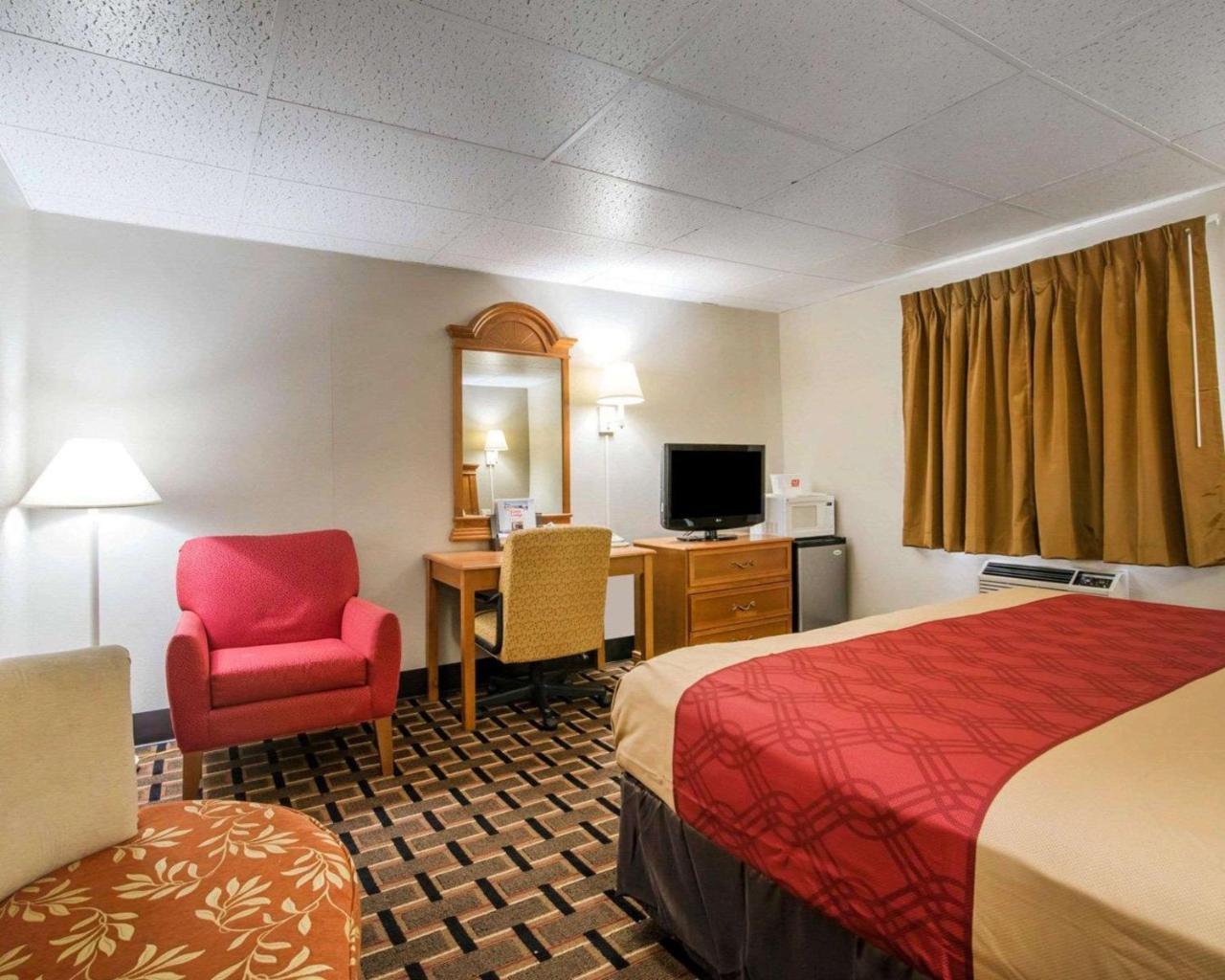 Econo Lodge New Paltz Zewnętrze zdjęcie